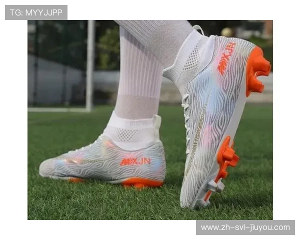 足球雨战钉鞋选择技巧助力足球运动员雨天比赛表现 足球雨战钉鞋选择技巧助力足球运动员雨天比赛表现